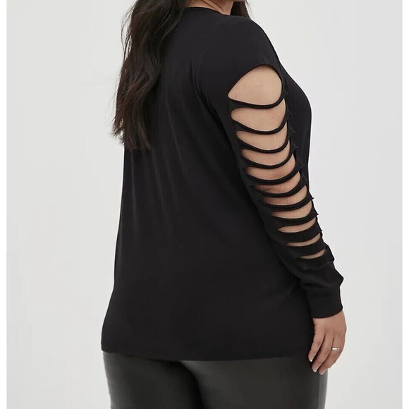 SOLD - Torrid Tee Sz 2 2X 18 20 Love Skull Black Slash Long Sleeve Black Pink - Picture 3 of 9